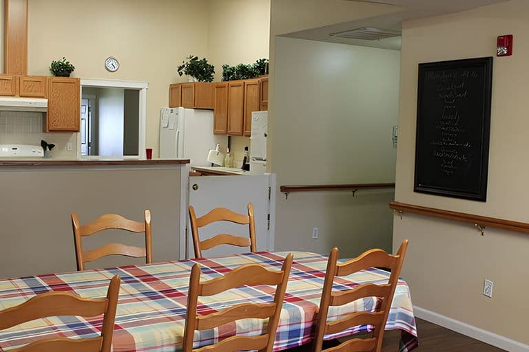 Ashley Manor - Homedale in Klamath Falls, OR - Gallery 1