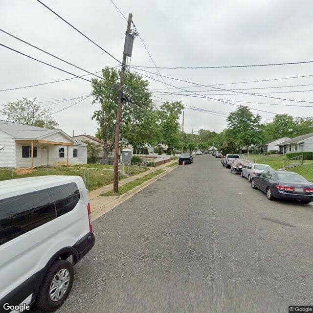 At Home Away From Home in Oxon Hill-Glassmanor, MD - Gallery 1