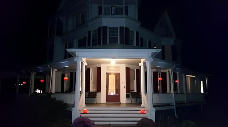 Beechwood Assisted Living in Warwick, RI - Gallery 1