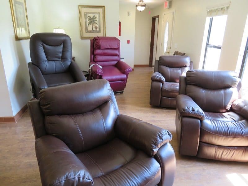 Caring Manor – photo 2