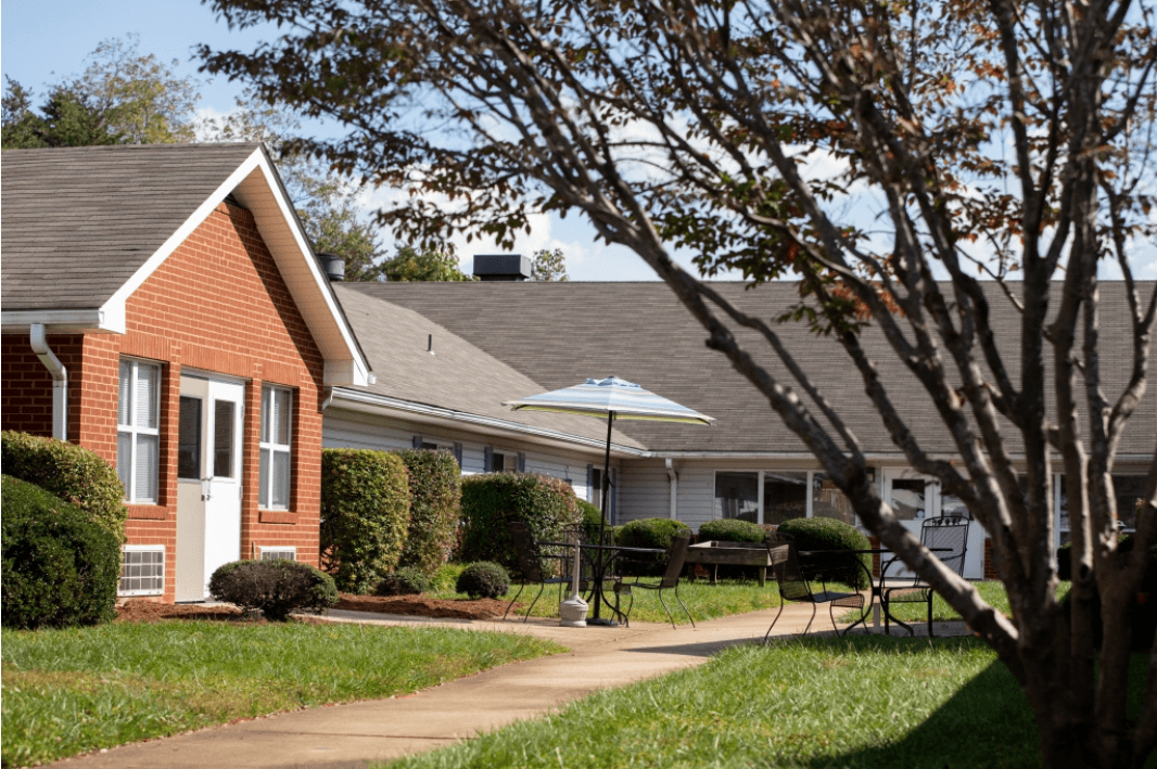 Carriage Hill Retirement in Waynesville, OH - Gallery 1