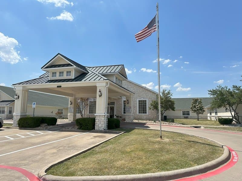 Colonial Lodge Assisted Living in Greenville, TX - Gallery 1