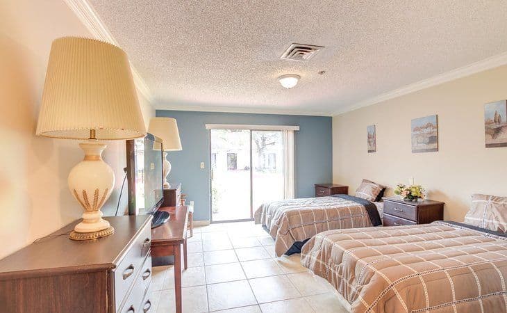 Colonial Assisted Living at Fort Lauderdale – photo 2