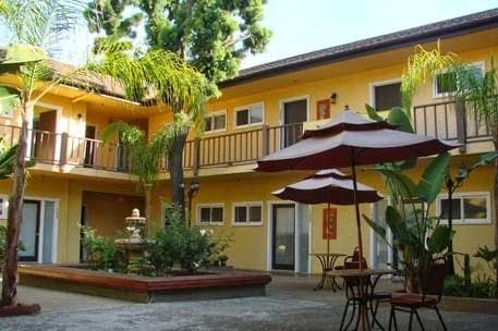 Garden Silver Town in Los Angeles, CA - Gallery 1