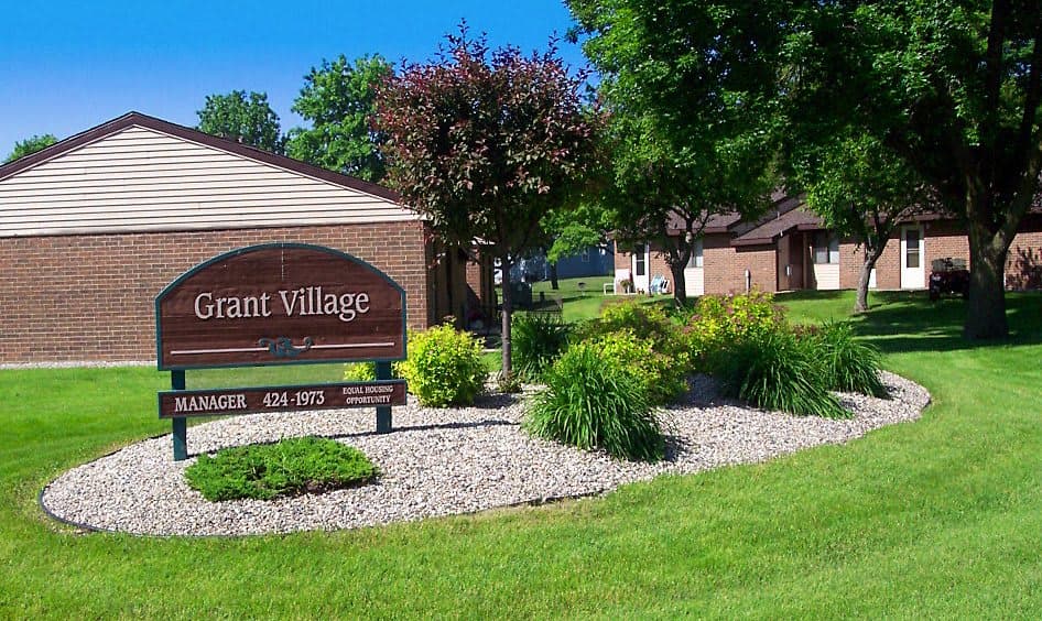 Grant Village in Chicago, IL - Gallery 1