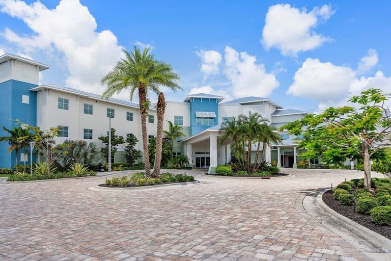 Luxe Senior Living at Jupiter – photo 2