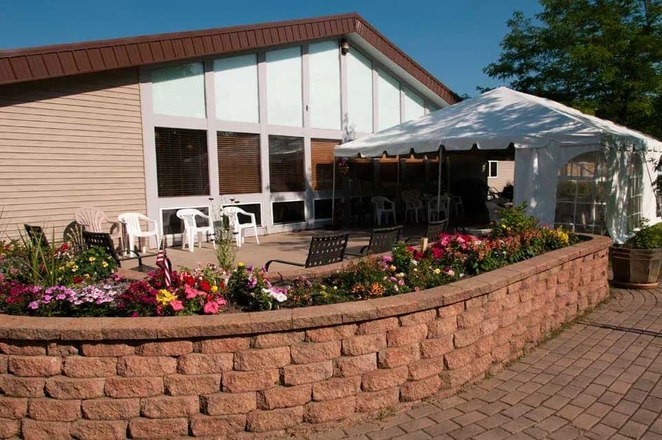 Maplecrest Manor in Hamilton, ON - Gallery 1