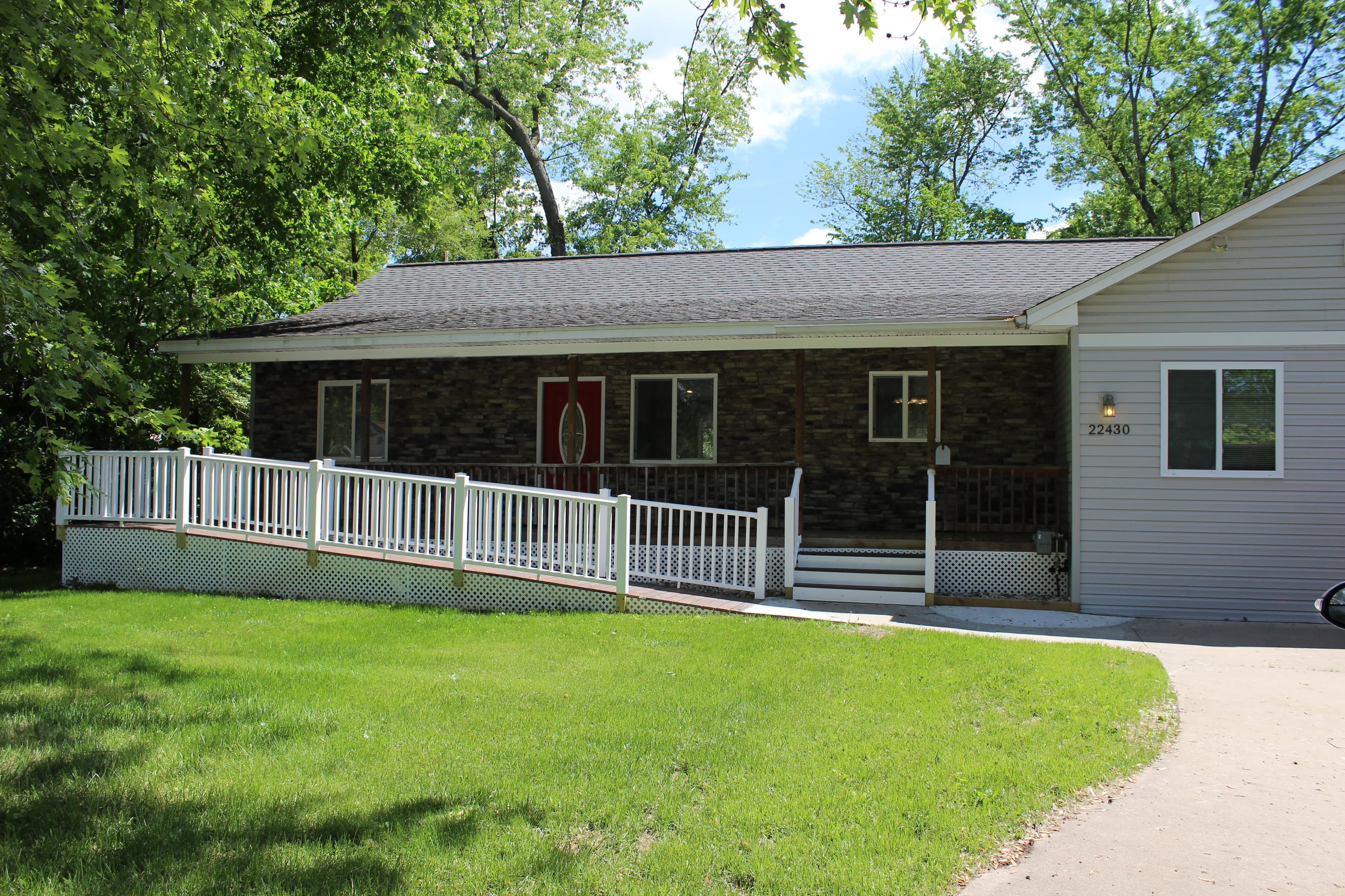 Heartfelt Hawthorne Home in Farmington, MI - Main View