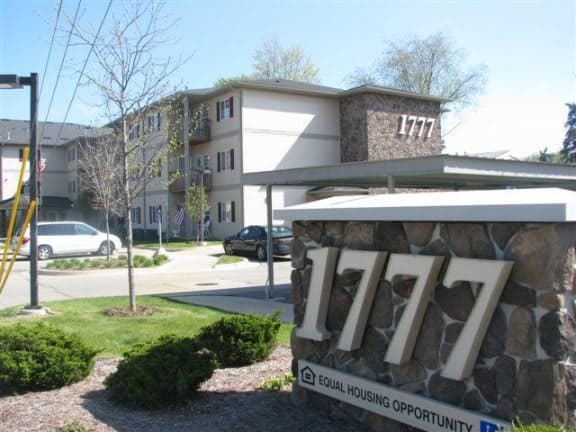 1777 Haslett Road Apt. in East Lansing, MI - Main View