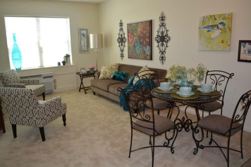 Allisonville Meadows Assisted Living in Fishers, IN