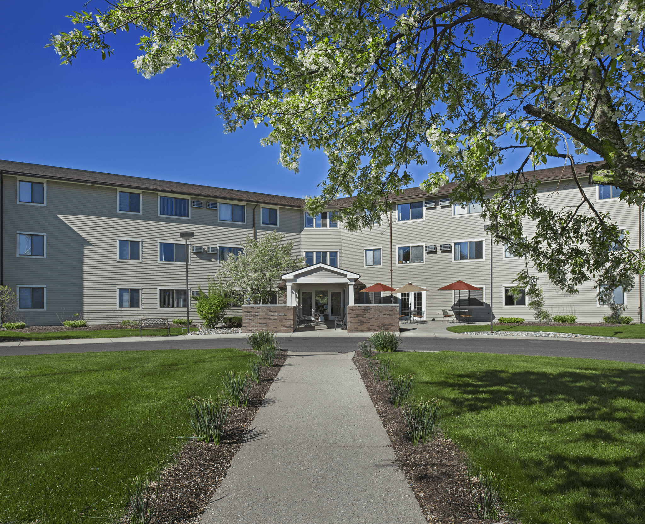 American House Grand Blanc Senior Living in Grand Blanc, MI - Main View