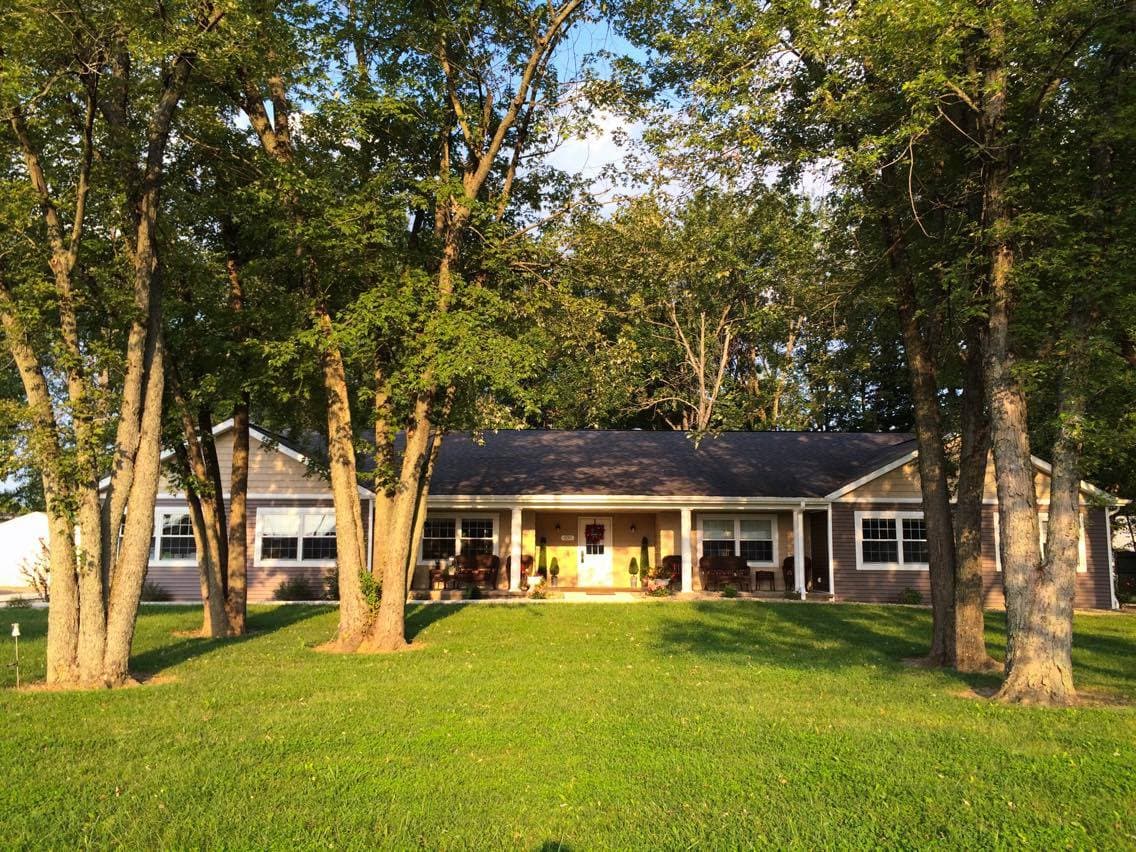 Arbor Rose of Robinson in Robinson, IL - Main View