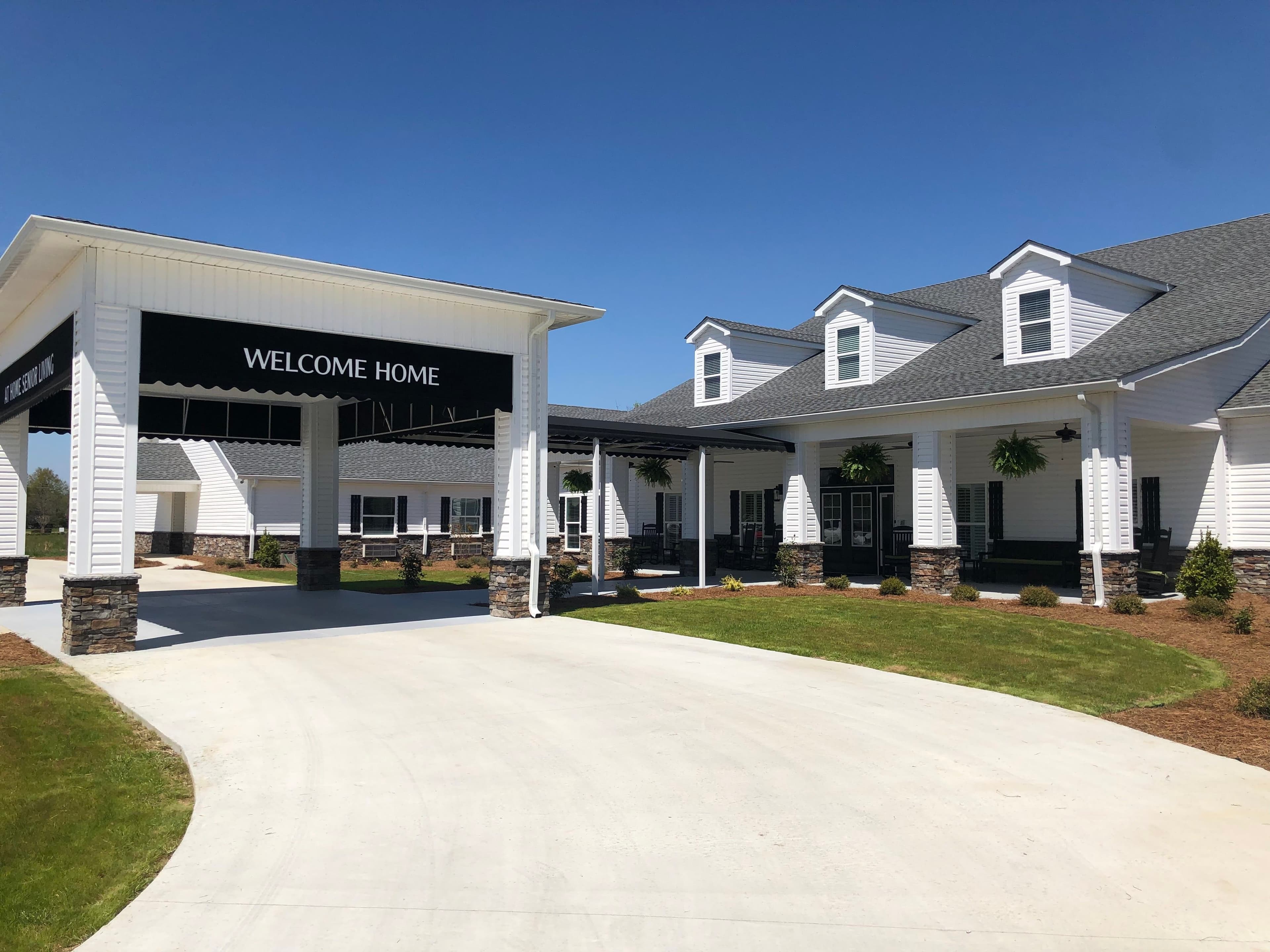 At Home Senior Living of Cochran in Cochran, GA - Main View