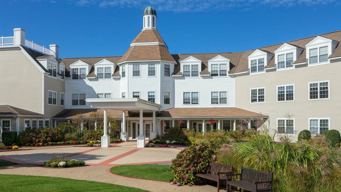 Atria Aquidneck Place in Portsmouth, RI