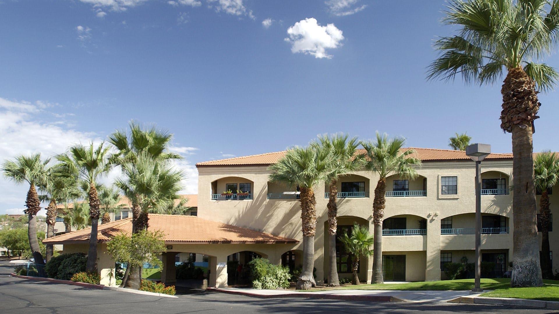 Atria Campana Del Rio in Tucson, AZ - Main View