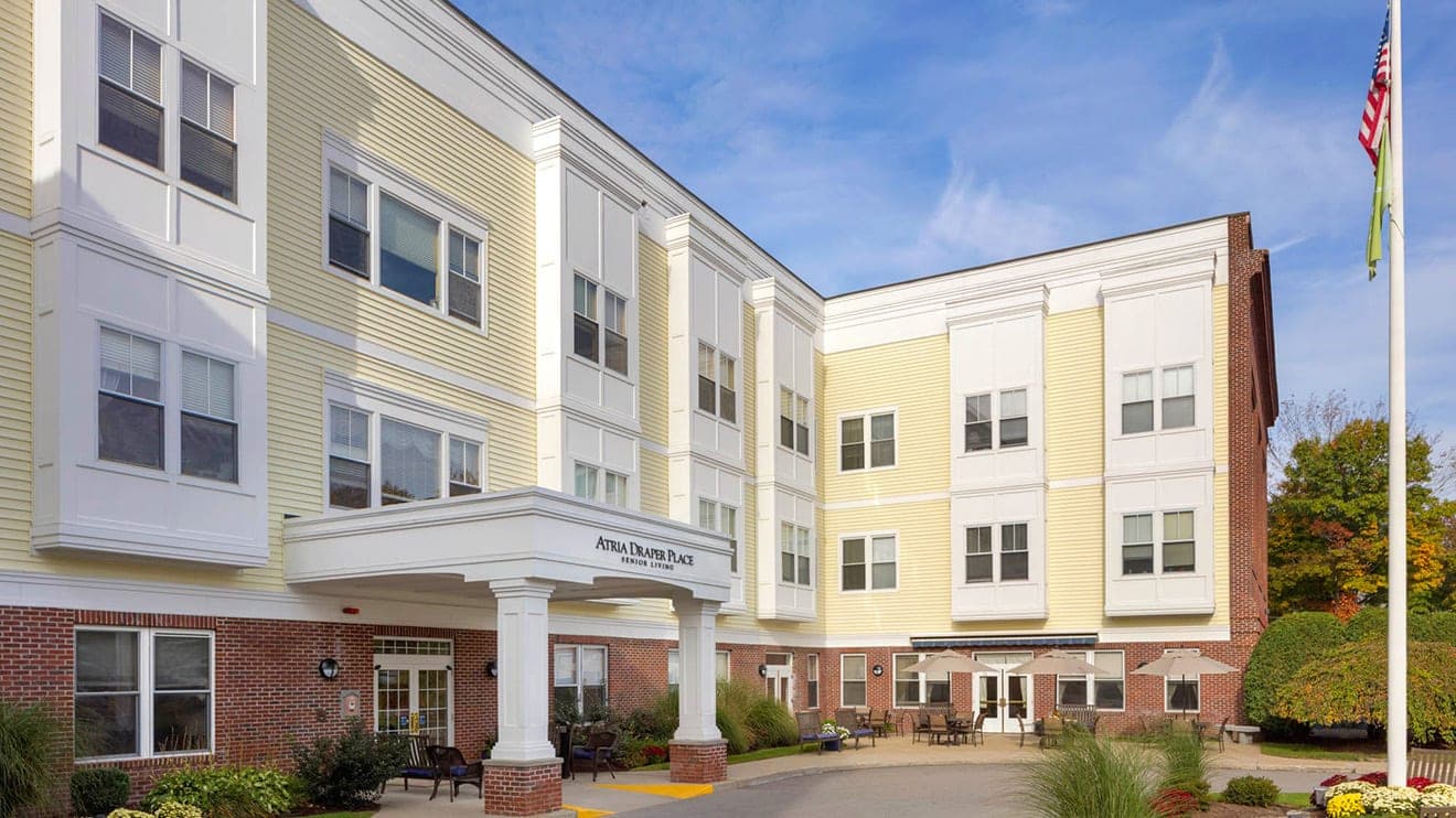 Atria Draper Place - Senior living in Hopedale, Massachusetts