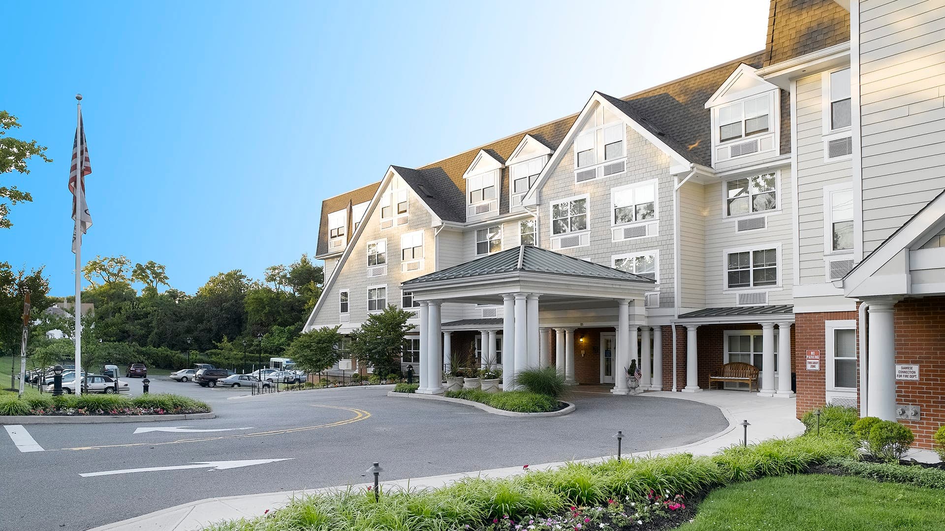Atria Tanglewood in Lynbrook, NY - Main View