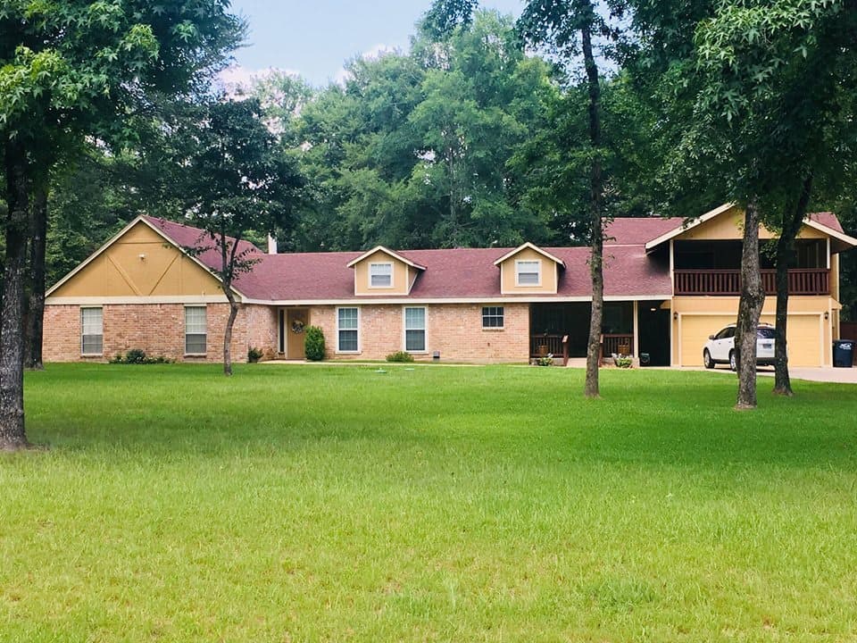 Aura Country Cottage in Magnolia, TX