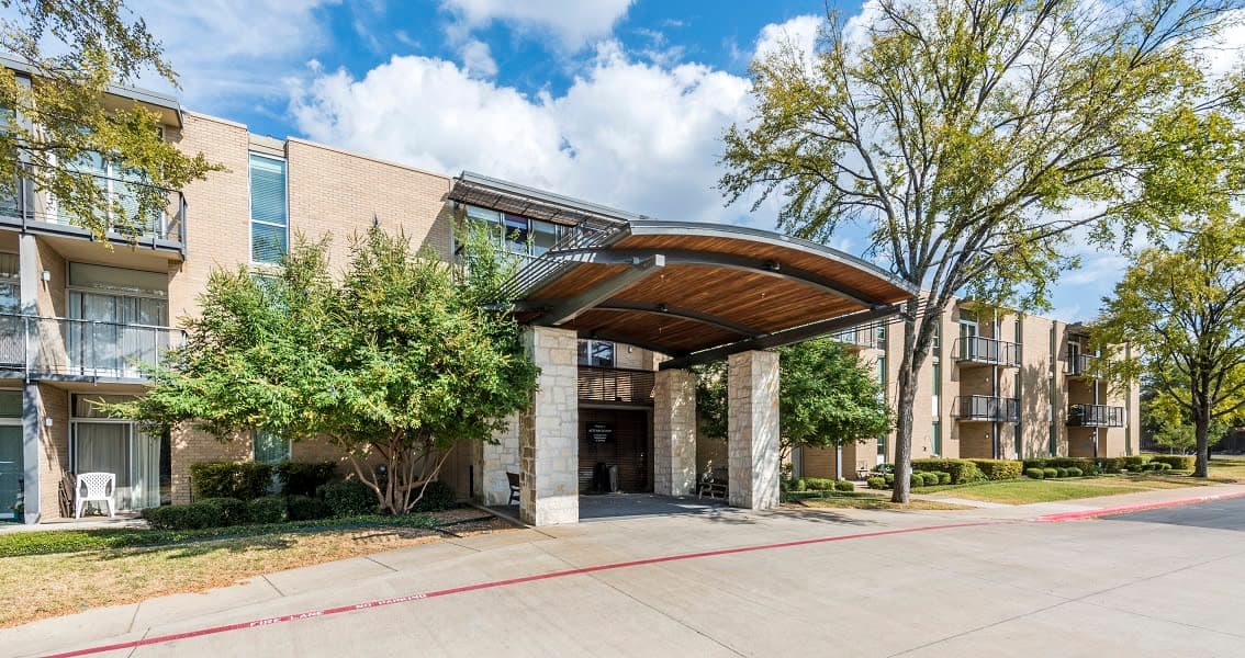 Autumn Leaves in Dallas, TX - Main View