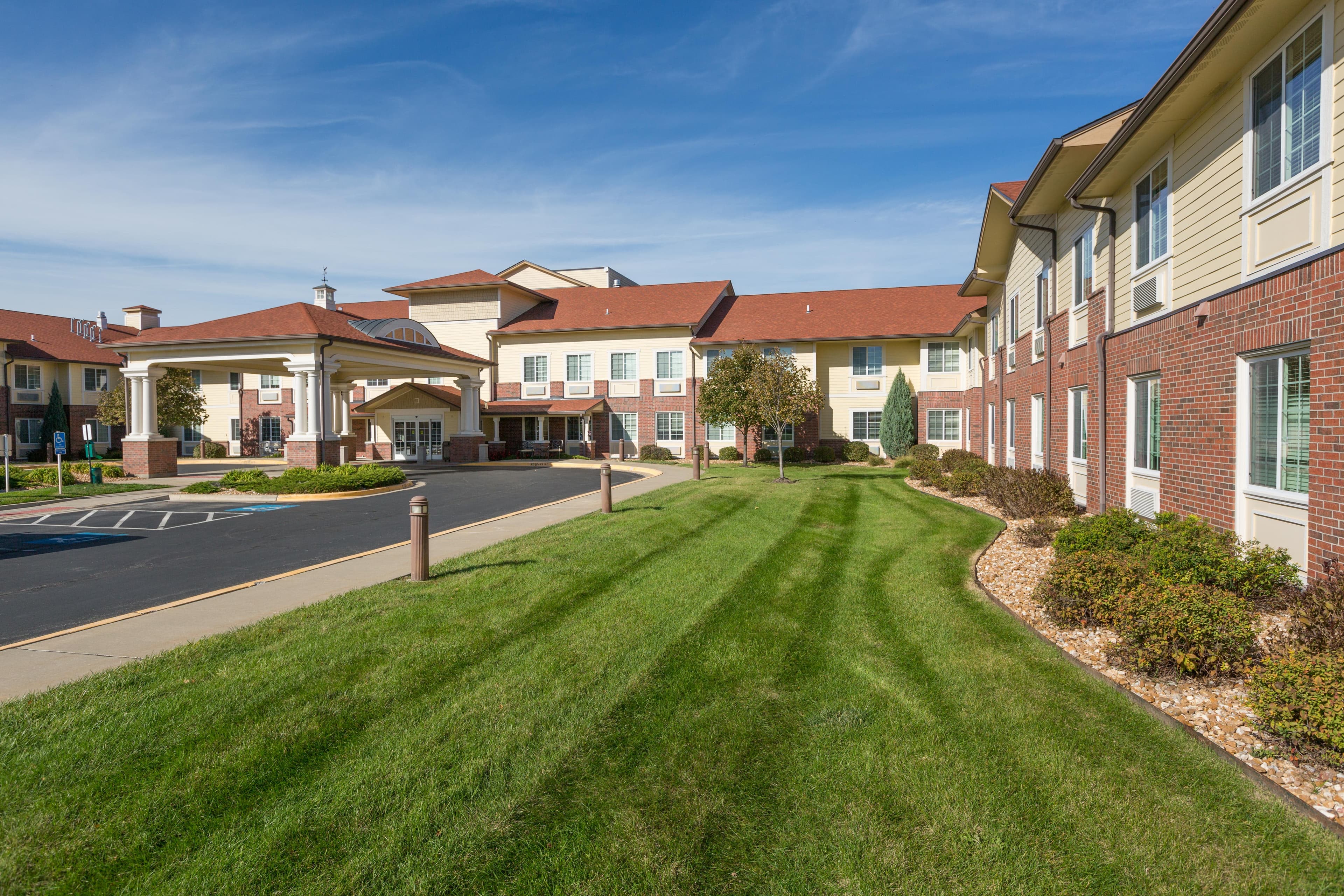 Aventura at Overland Park in Overland Park, KS - Main View