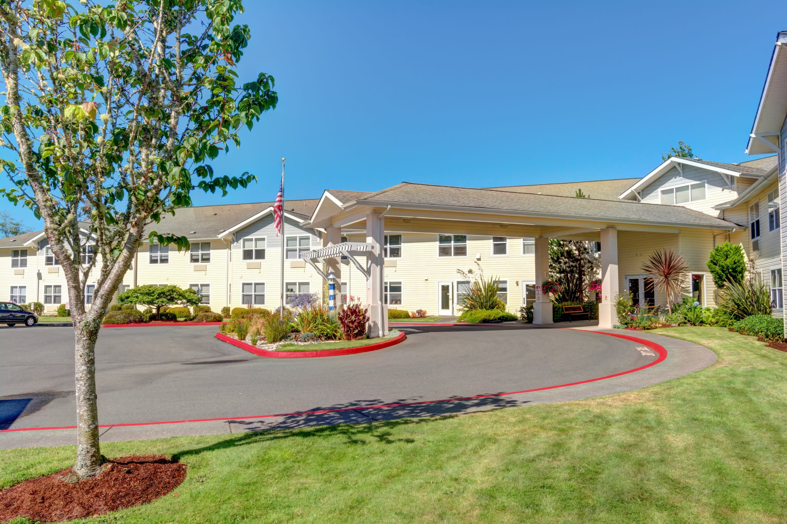 Bayside Terrace by Cogir in Coos Bay, OR - Main View