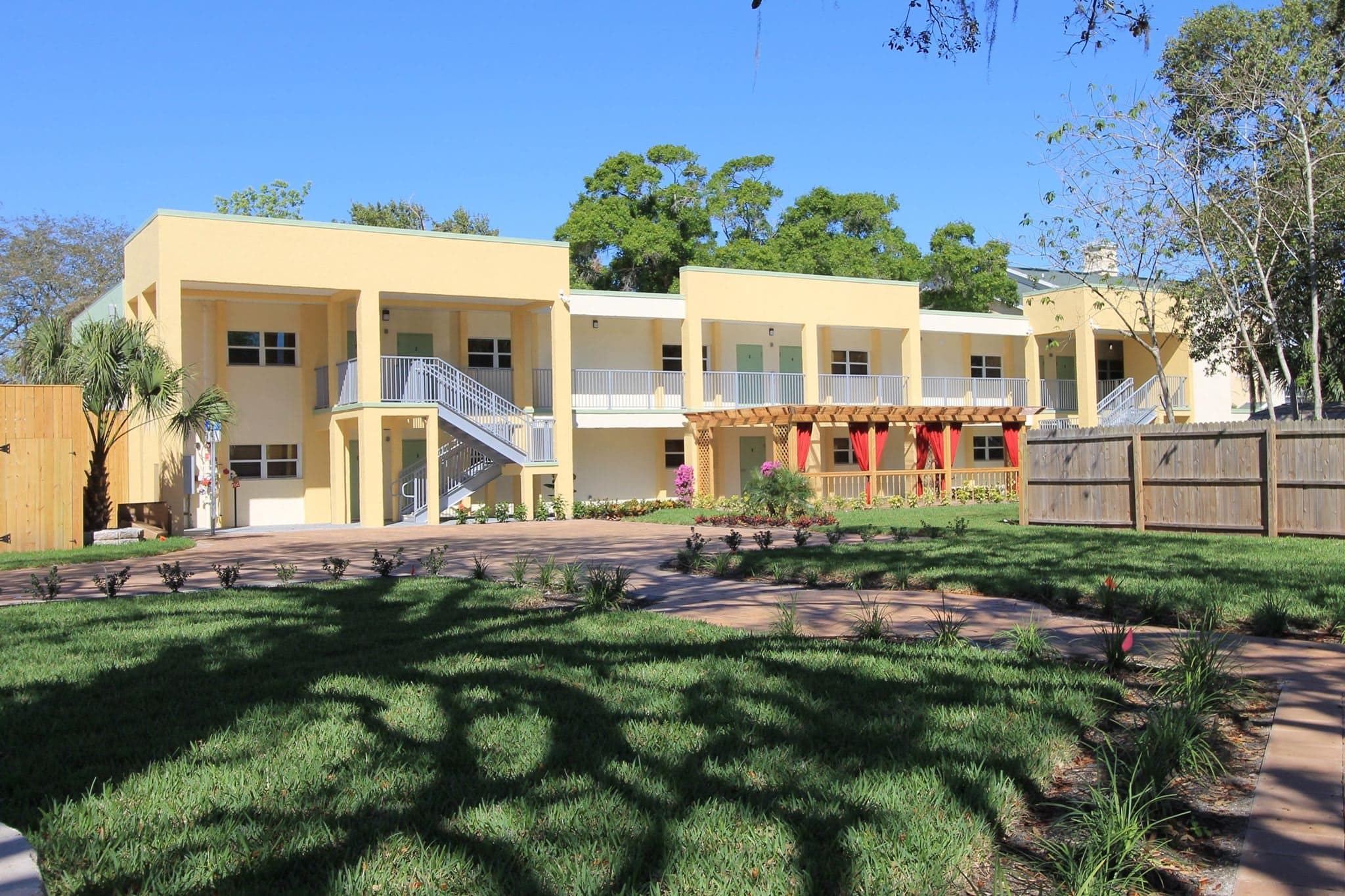 Best Care Senior Living at Heritage Manor in Tampa, FL - Main View