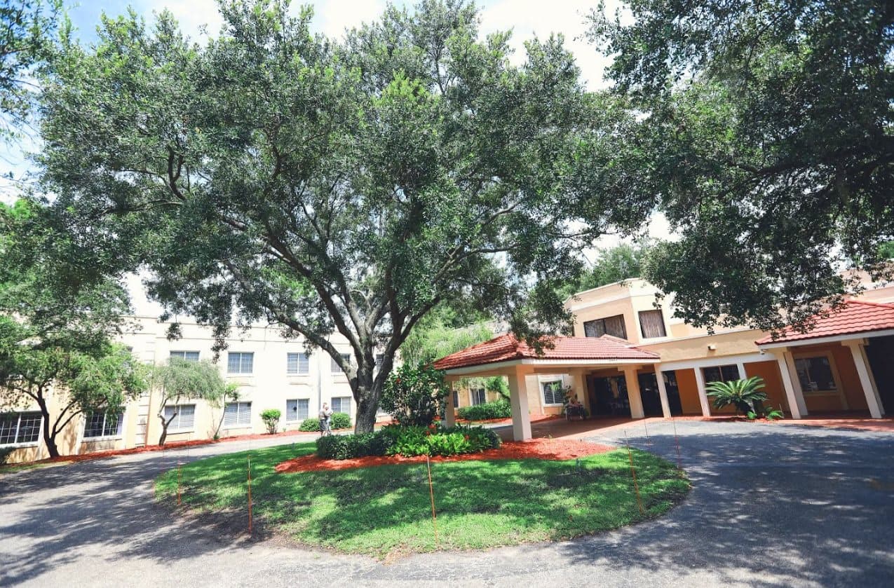 Best Care Senior Living at Winter Haven in Winter Haven, FL - Main View