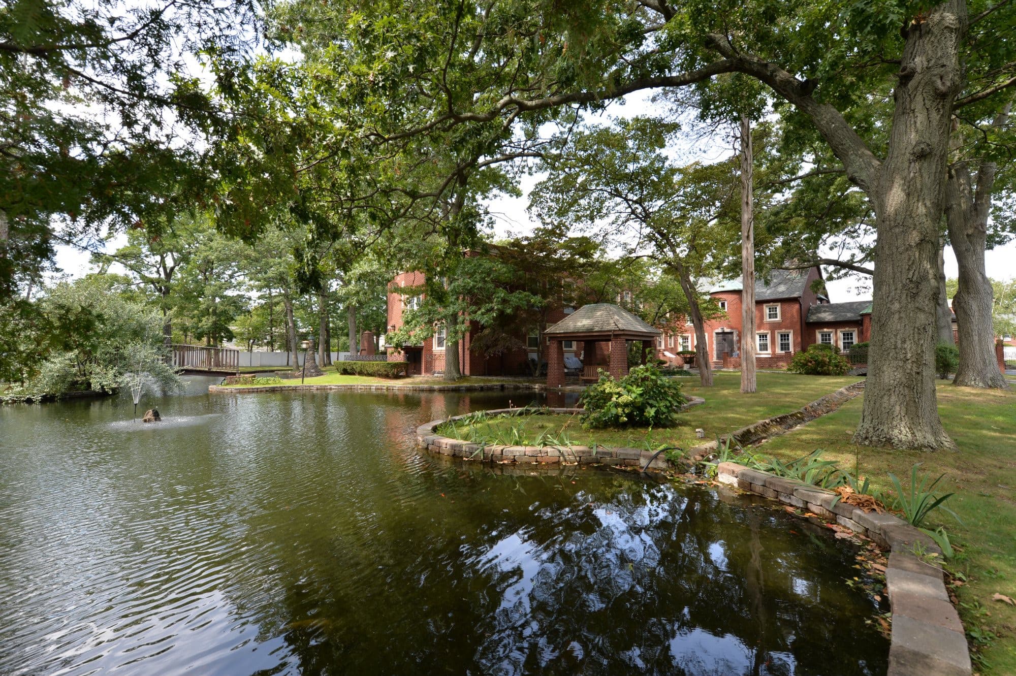Birchwood Suites Enhanced Assisted Living and Memory Care in East Northport, NY
