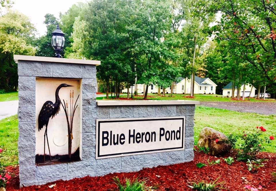 Blue Heron Pond in South Lyon, MI - Main View