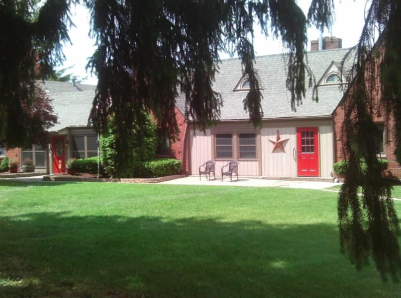 Amity Serenity Pines Personal Care Home in Bridgeville, PA - Main View