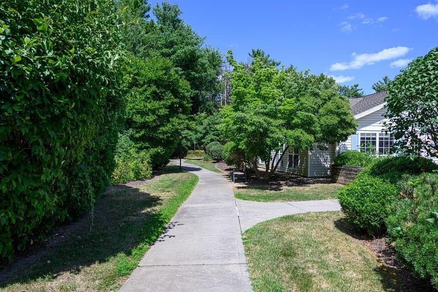 Arden Courts of Avon in Avon, CT - Main View