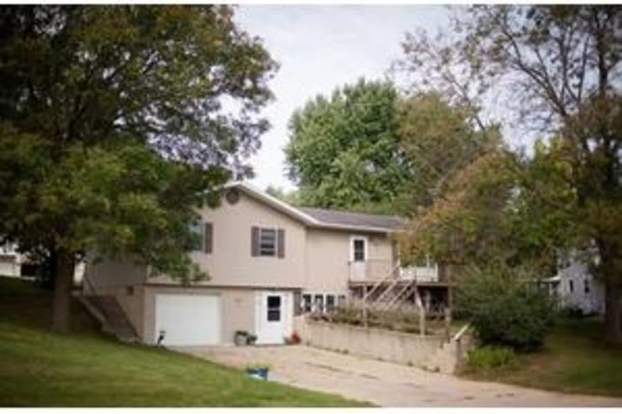 Arlin Falck Assisted Living in Decorah, IA