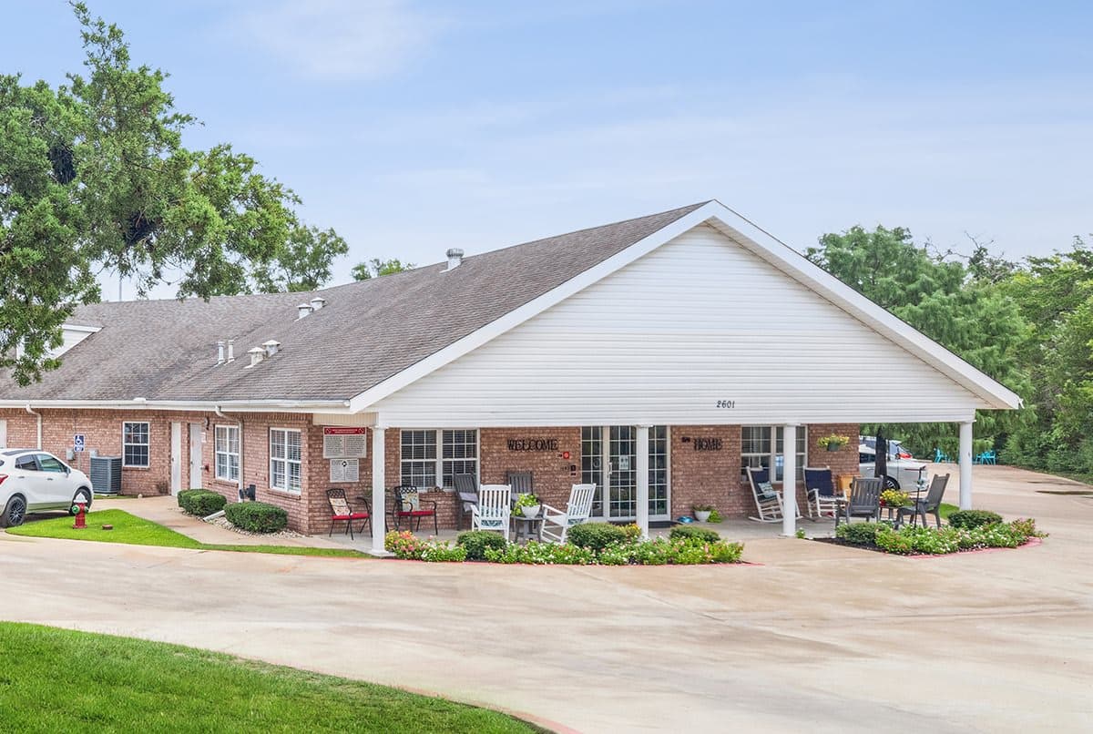 Broadmoor Court in Bryan, TX - Main View