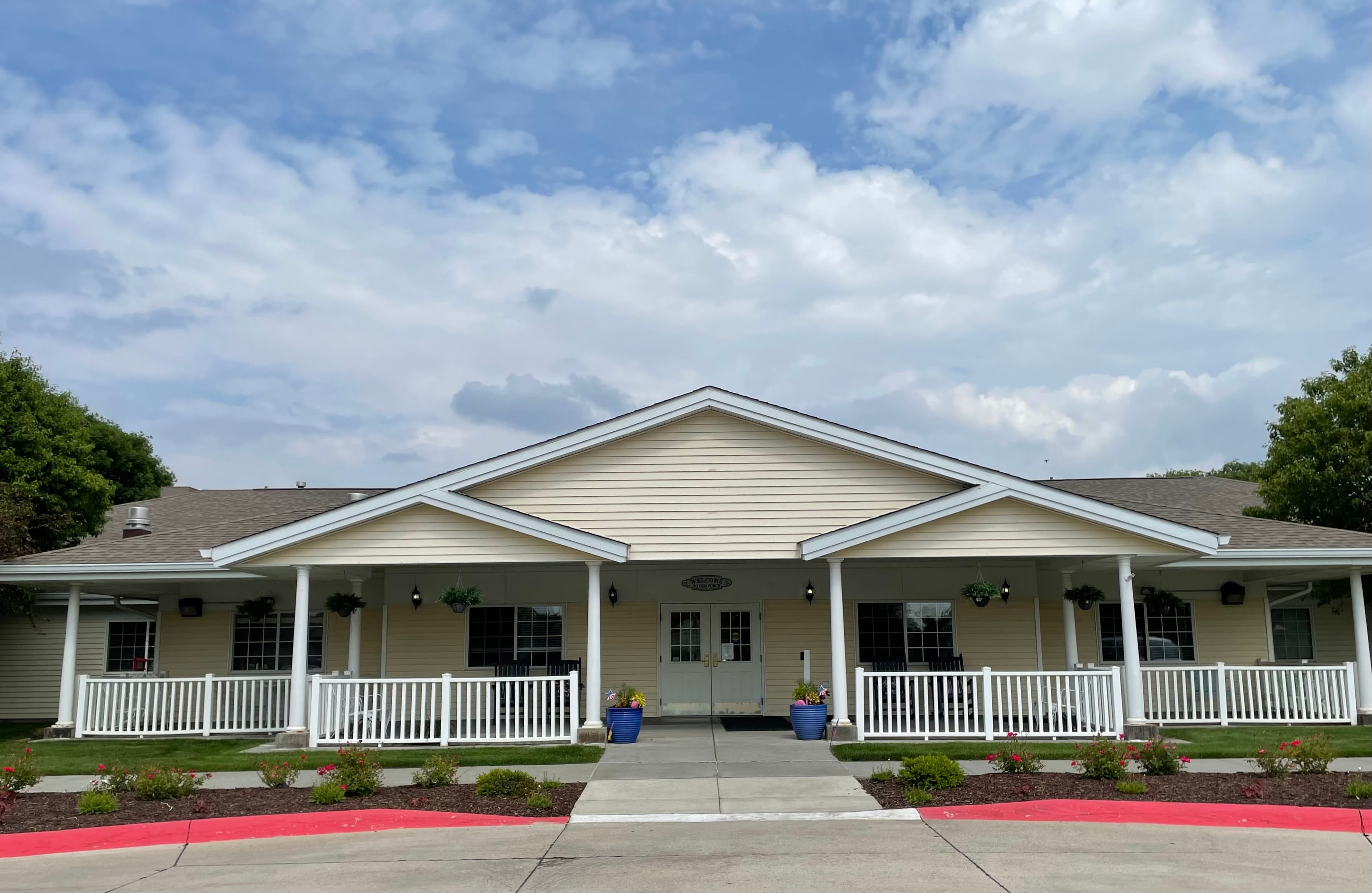 Cottonwood Senior Living in Columbus, NE