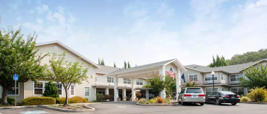 Avamere at Oak Park in Roseburg, OR - Main View