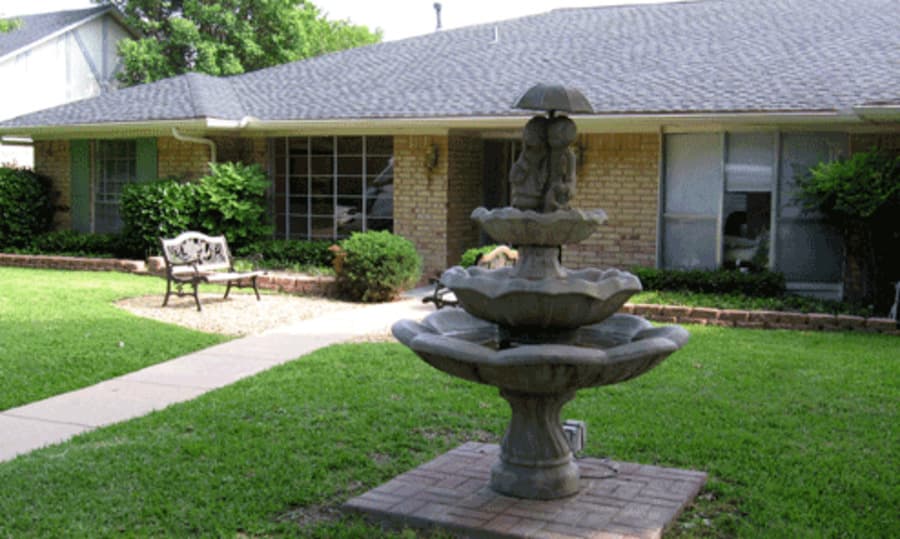 Avendelle at Merriman Parkway in Dallas, TX - Main View