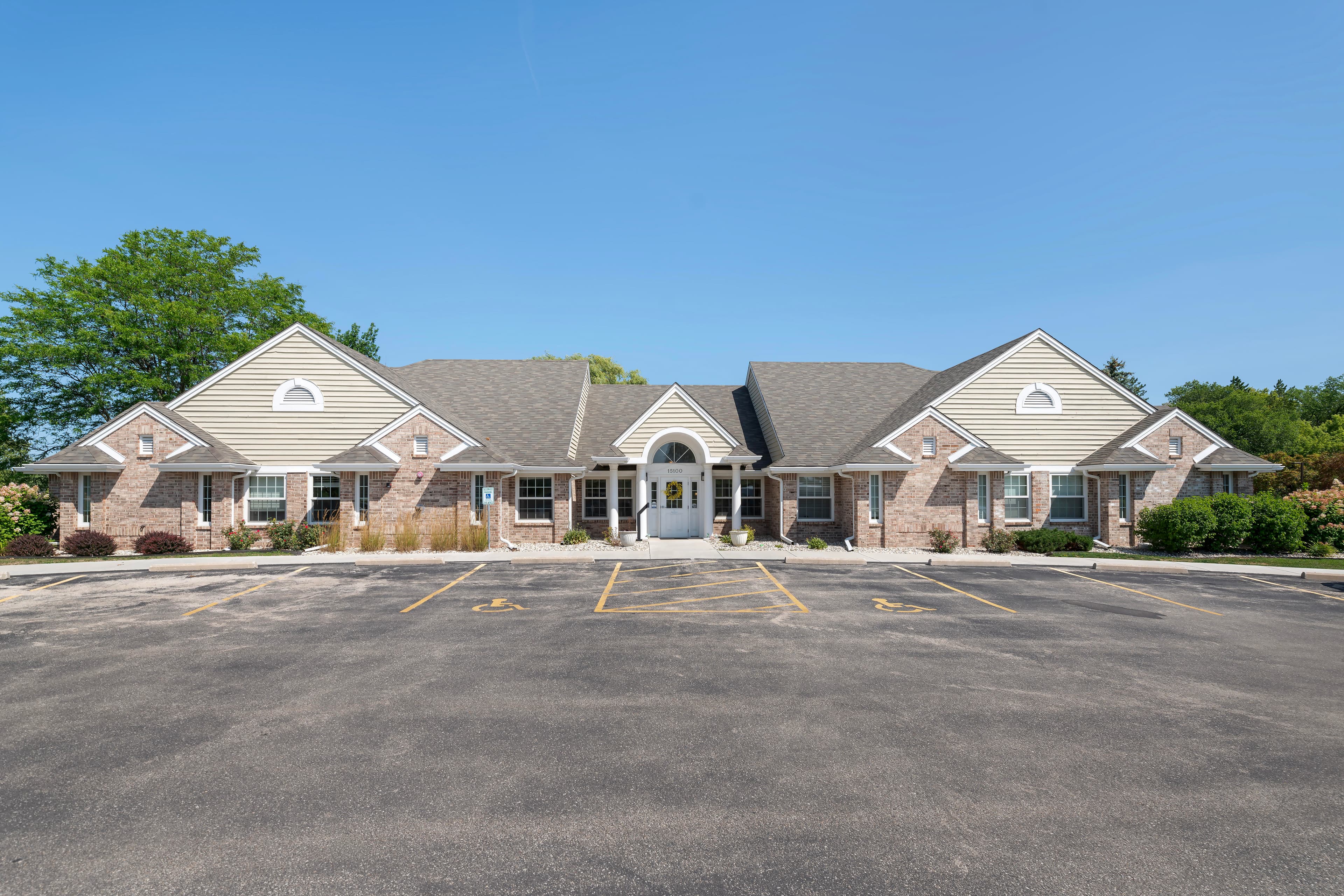 Brookdale Brookfield Capitol Drive in Brookfield, WI - Main View