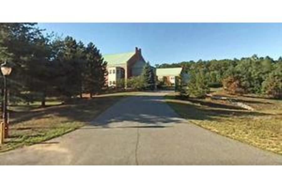 Bedford Hills Care And Rehabilitation Center in Bedford, NH - Main View