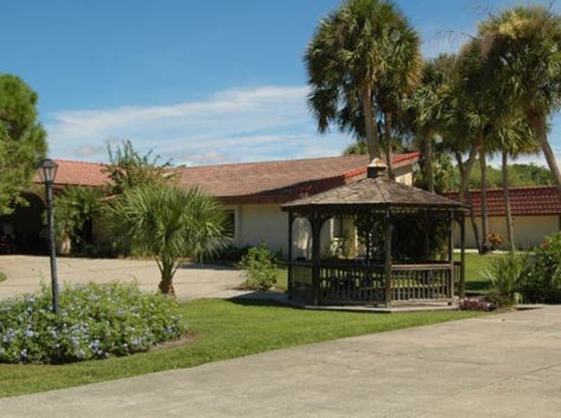 Beneva Lakes Assisted Living Center in Sarasota, FL - Main View