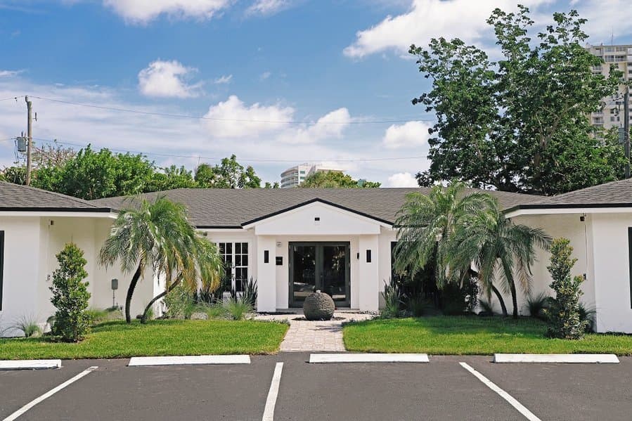 Best Ville Assisted Living Facility in Pompano Beach, FL - Main View
