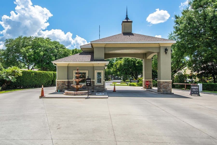 Bridgewater Assisted Living at Waterman Village in Mount Dora, FL