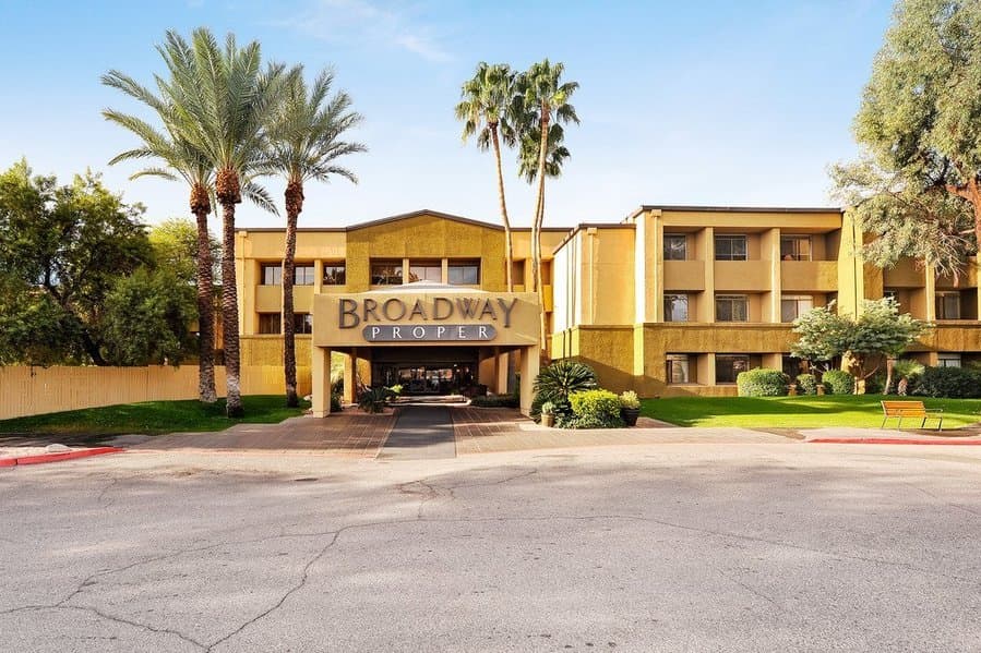 Broadway Proper in Tucson, AZ - Main View