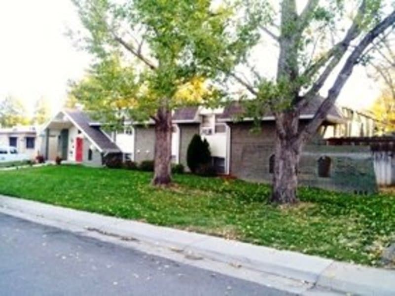 Chateau Des Mons in Englewood, CO - Main View