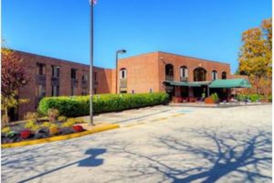 Chester Valley Rehab And Nursing Center in Malvern, PA - Main View