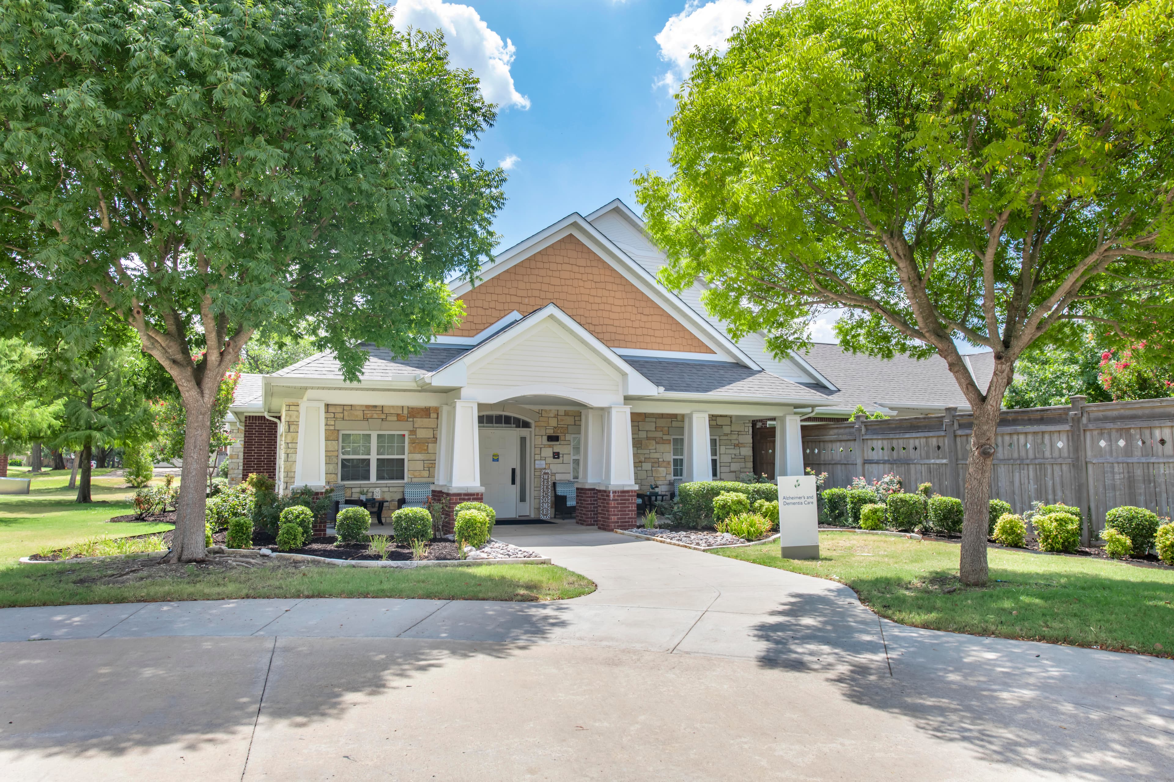 Brookdale Waxahachie in Waxahachie, TX - Main View