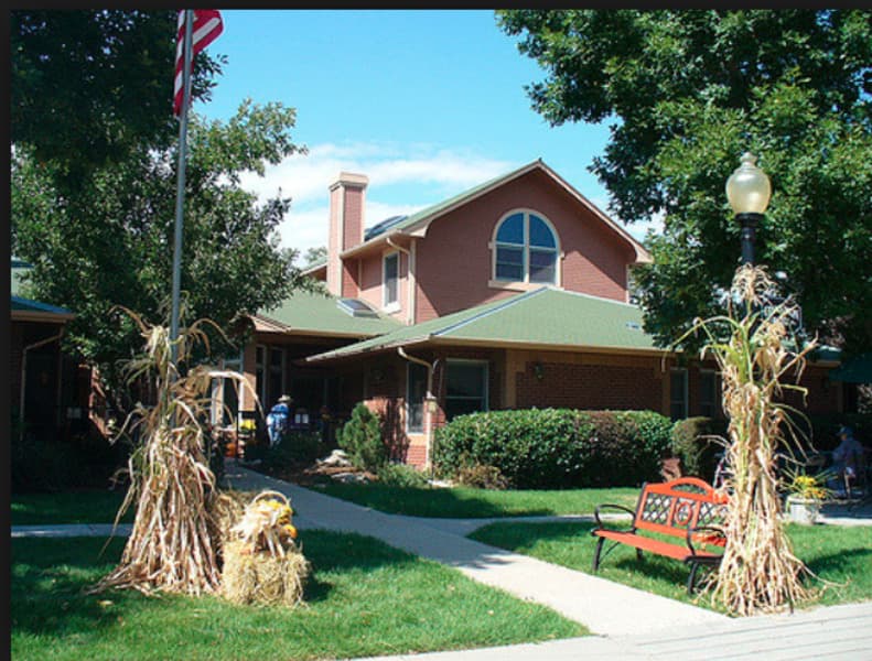 Cinnamon Park Assisted Living in Longmont, CO