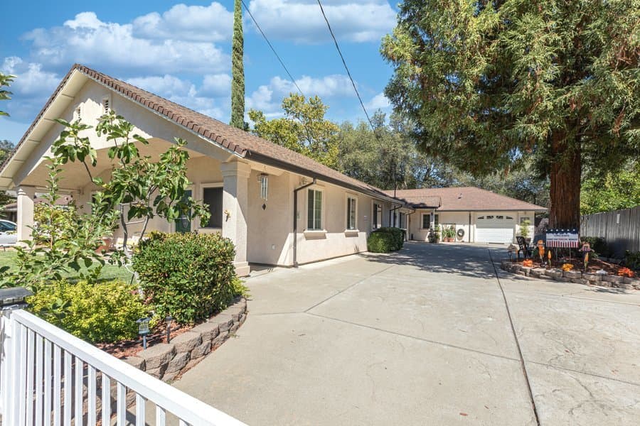 Citrus Pines Senior Living in Citrus Heights, CA - Main View