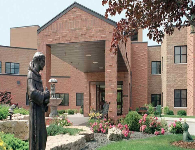 Clare Terraces in Milwaukee, WI - Main View