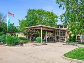 Clarissa C. Cook Hospice House in Bettendorf, IA - Main View