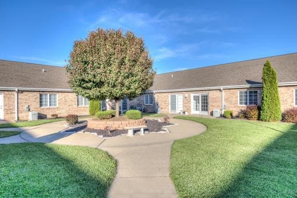 Brookstone Of Mattoon North in Mattoon, IL - Main View